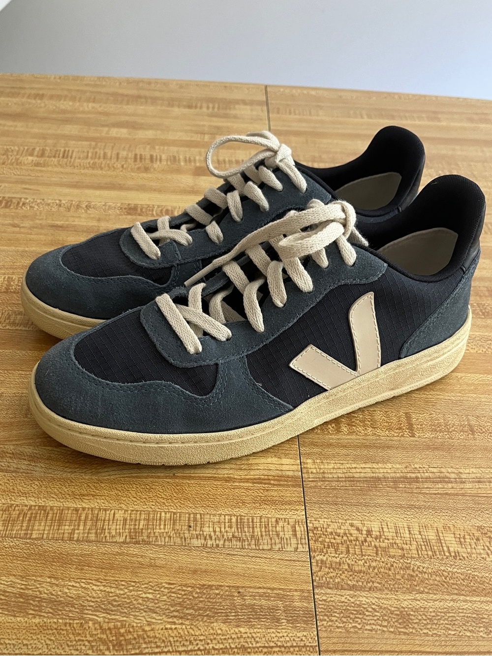 Veja V10 suede blue size 39